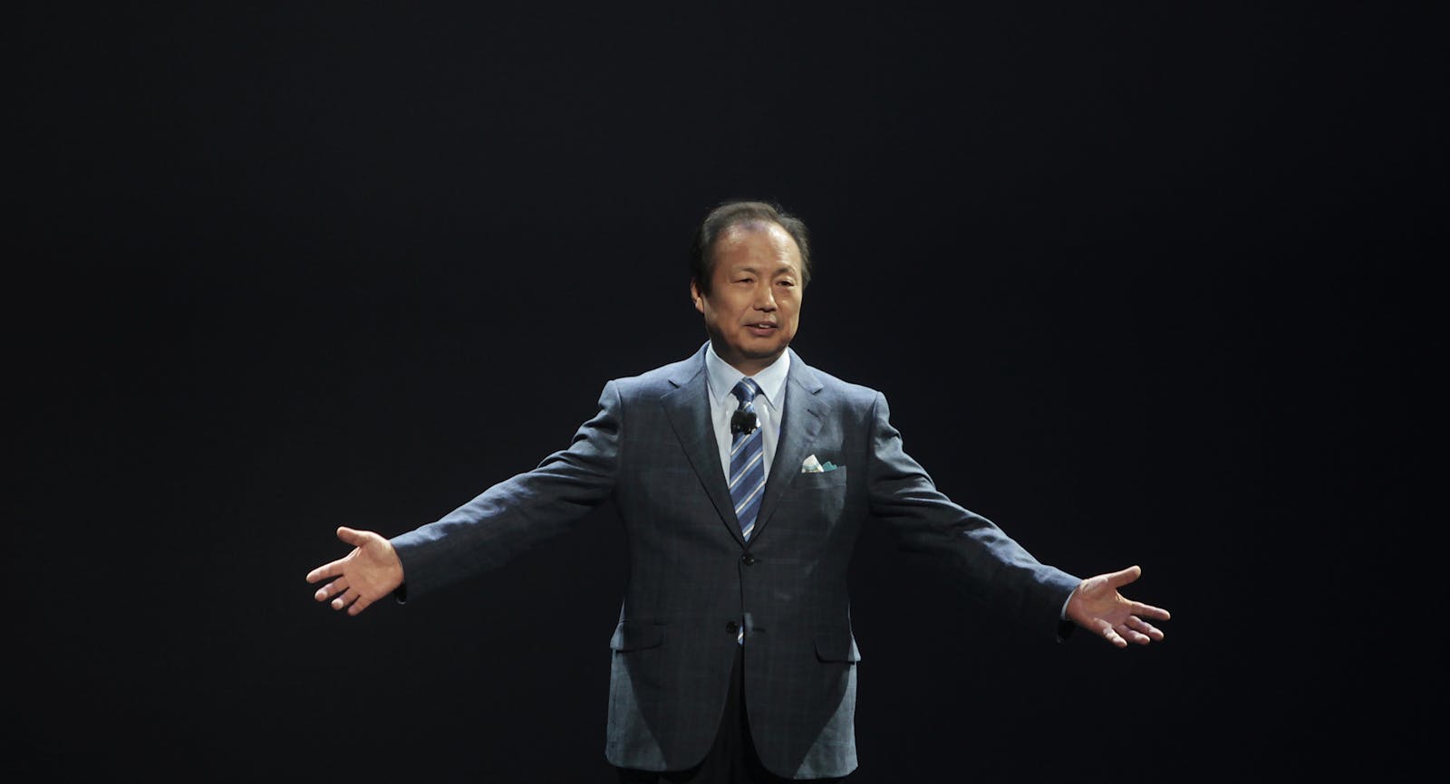 Samsung’s mobile CEO J.K. Shin. Photo by Bloomberg.