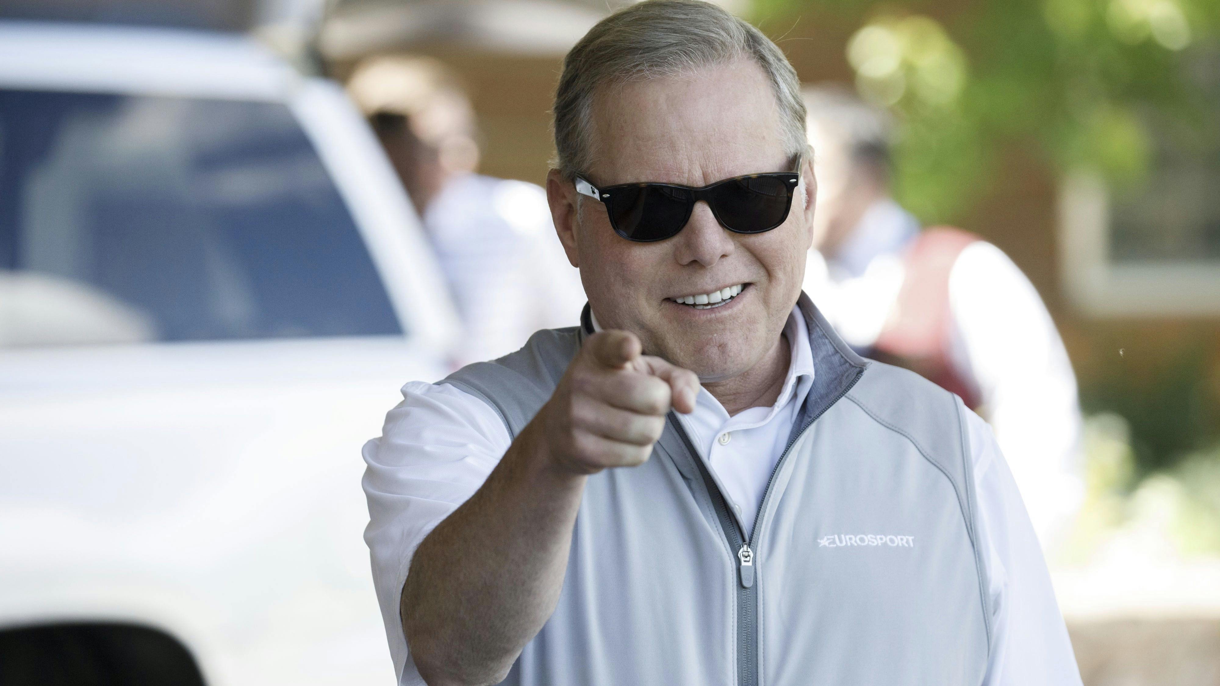 Warner-Discovery Deal Talks Thrust John Malone and David Zaslav Into Spotlight