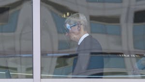 Apple CEO Tim Cook at an Oakland courthouse on May 21 during the final stage of an antitrust trial. Photo by Bloomberg.