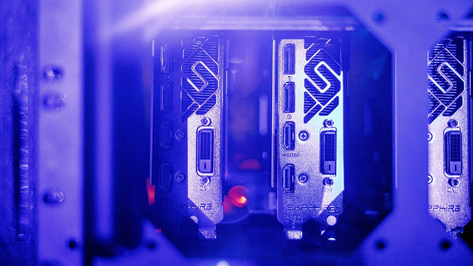 Racks housing GPUs mine the Ethereum and Zilliqa cryptocurrencies at the Evobits crypto farm in Cluj-Napoca, Romania. Photo by Bloomberg