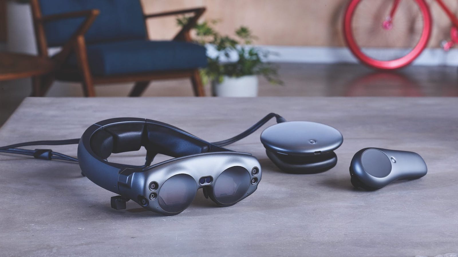 The Magic Leap 1 headset, wearable computer accessory and controller. Source: Magic Leap