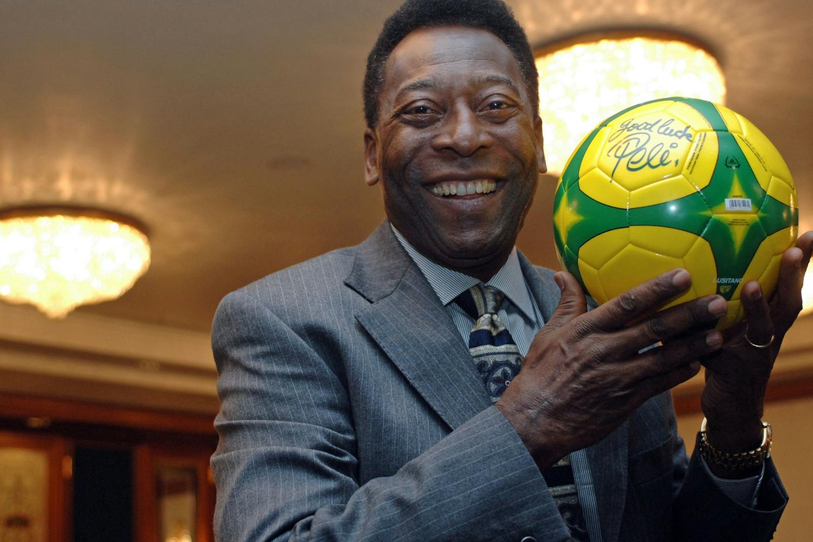 Pelé in 2005. Photo: Bloomberg