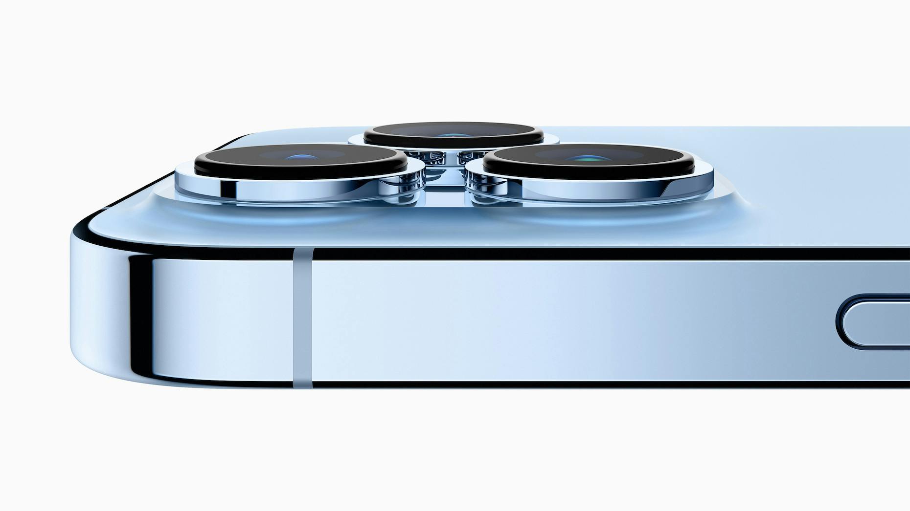 Apple Keeps Quiet on AR; Facebook’s Workrooms Expansion Strategy