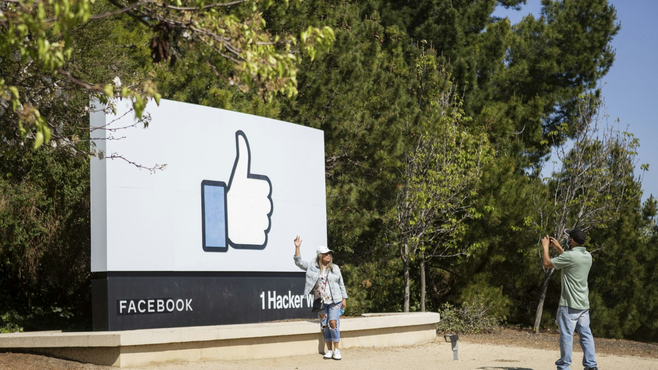 Facebook's Silicon Valley headquarters. Photo by Bloomberg.
