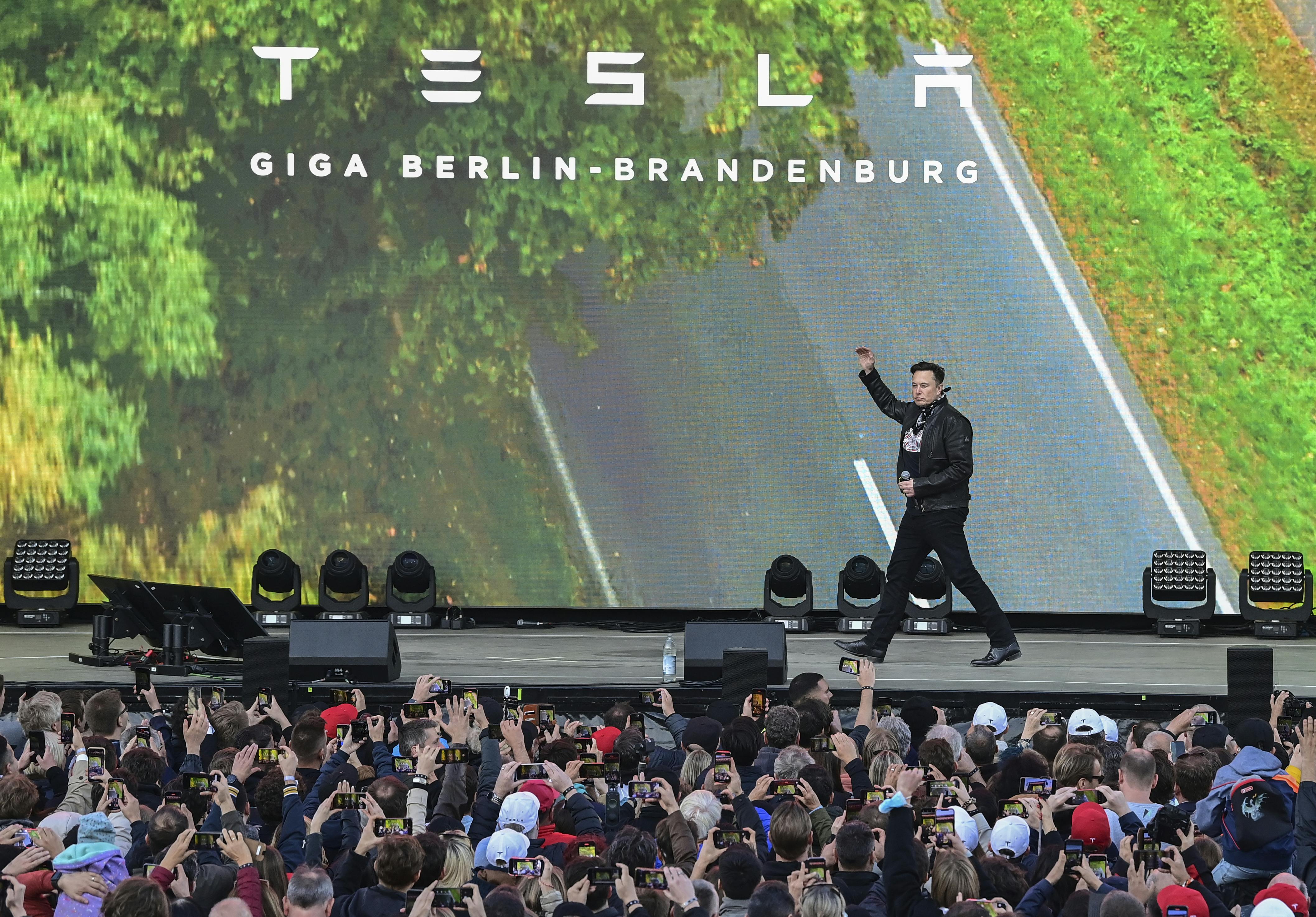 Why GM, Ford and VW Should Spin Off Their EV and Battery Units