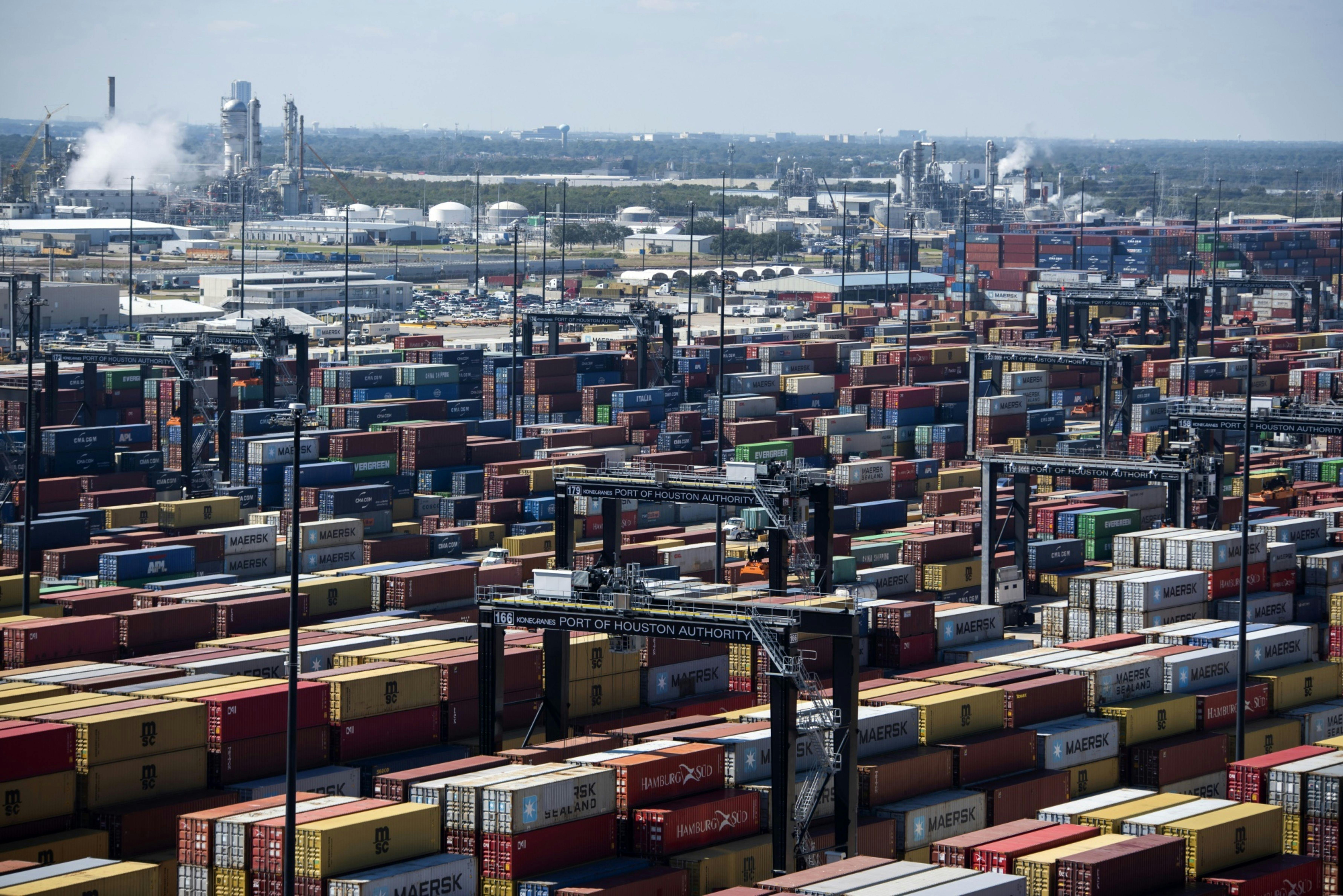 Online Merchants Squeezed by Surging Freight Costs, Slower Demand