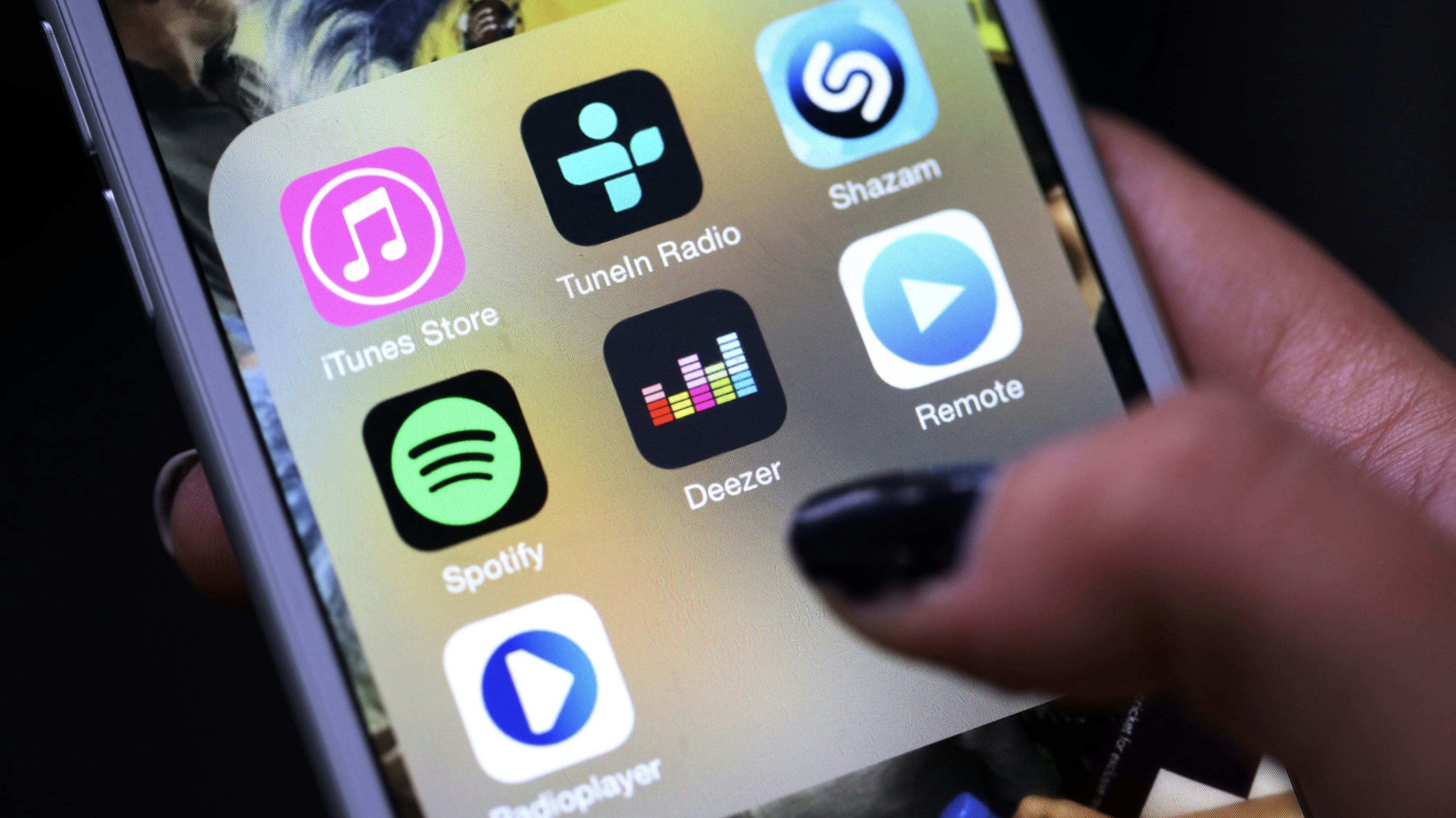 Apps on an iPhone. Photo by Bloomberg.