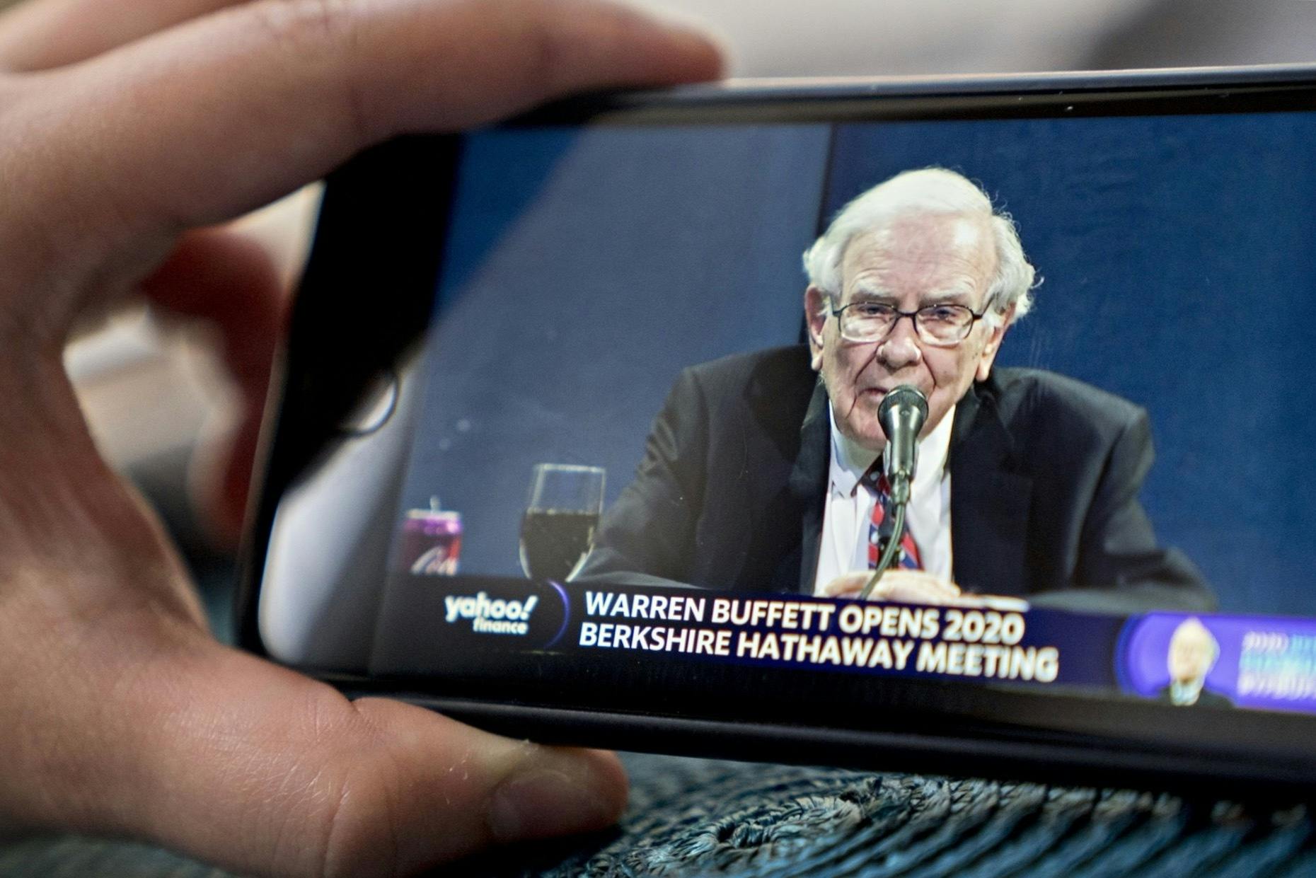 No, Warren Buffett Didn’t Just Invest $1 Billion in Crypto; Snoop Dogg’s NFT Record Label