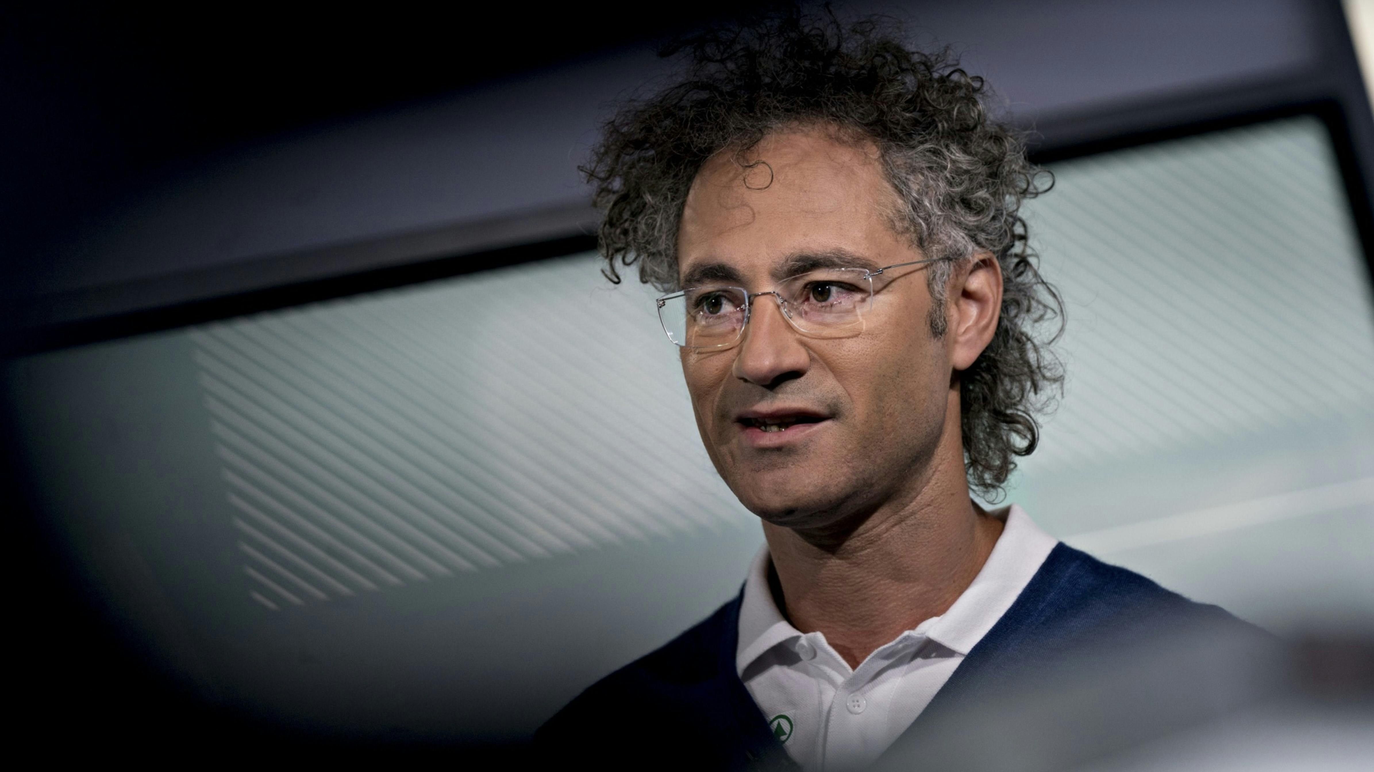 The Flaws in Palantir's Big Tech-Like Growth Tactic