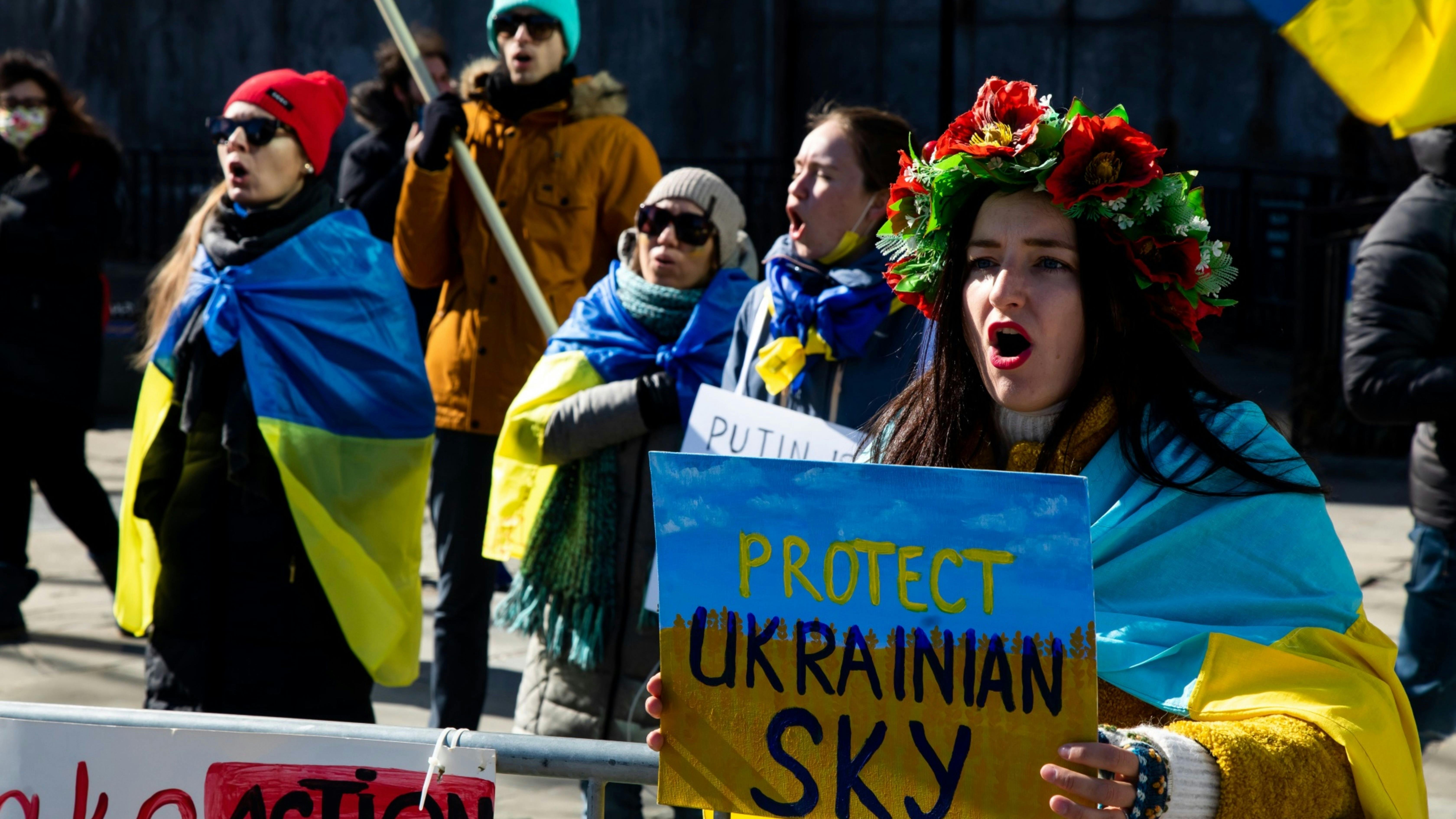 What Should Influencers Say During a War?