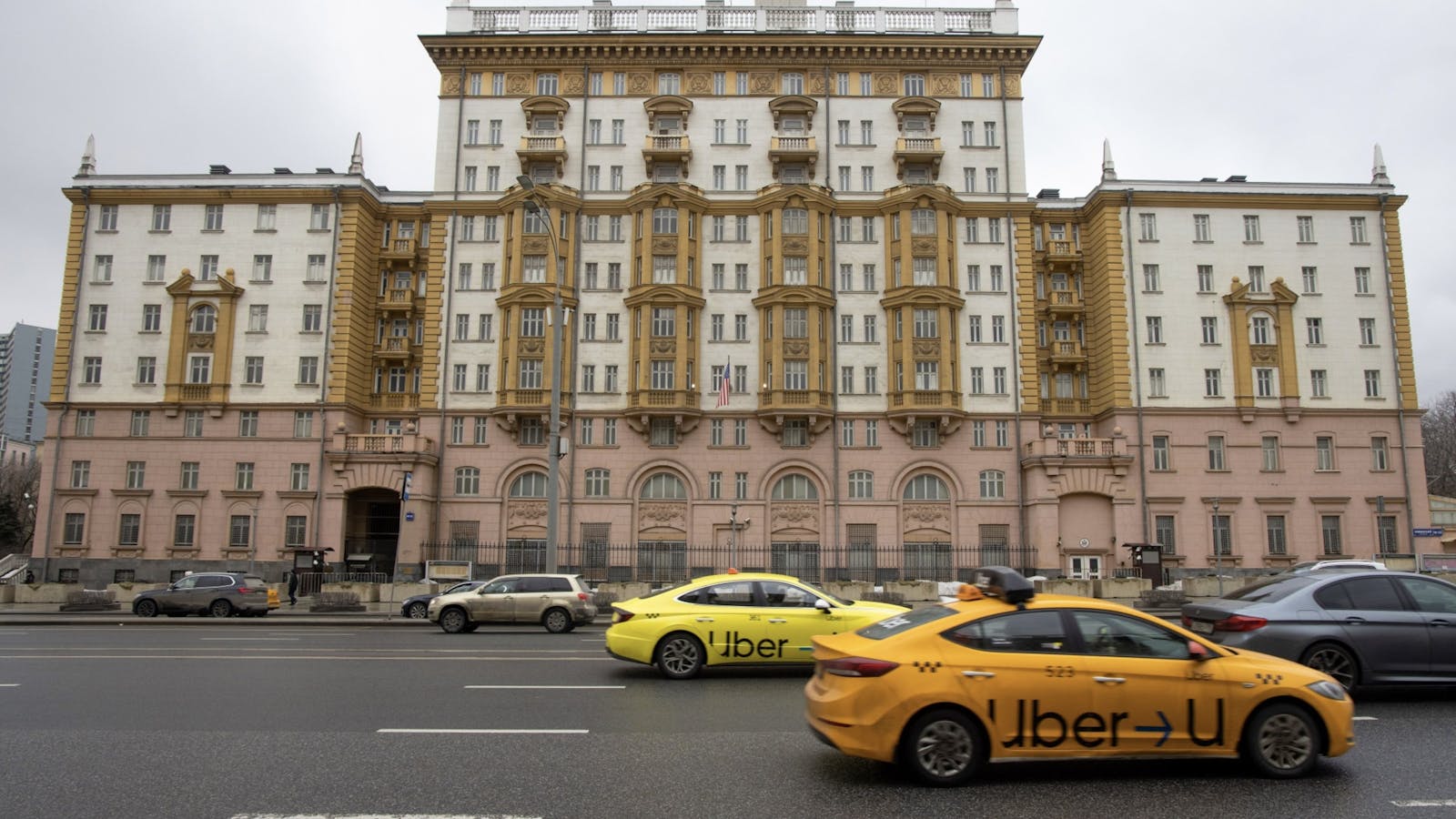 Taxis operated by the Yandex-Uber joint venture in Moscow last week. Photo by Bloomberg.