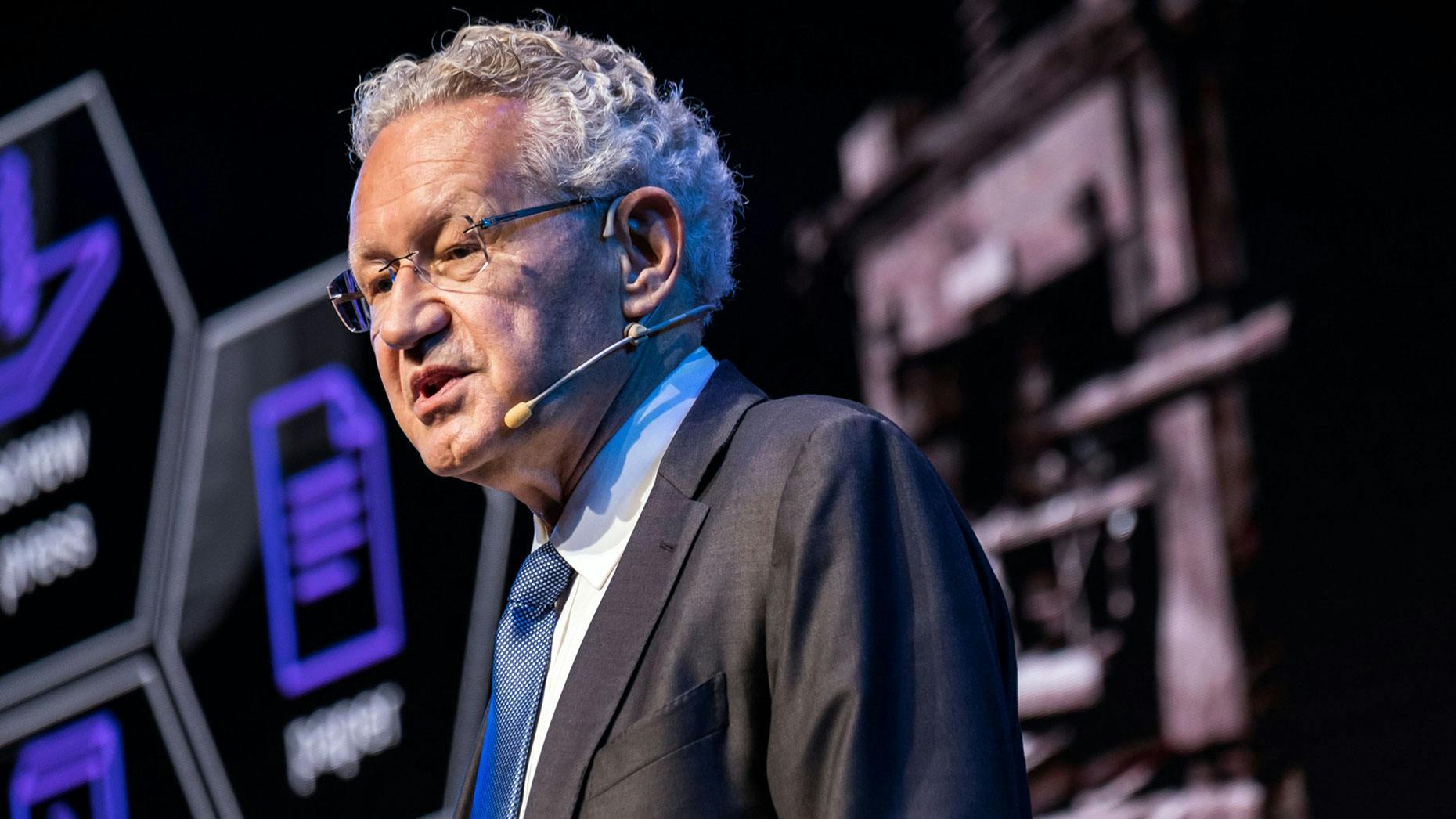 Synopsys CEO Sees Downsides in Tech’s ‘Deglobalization’