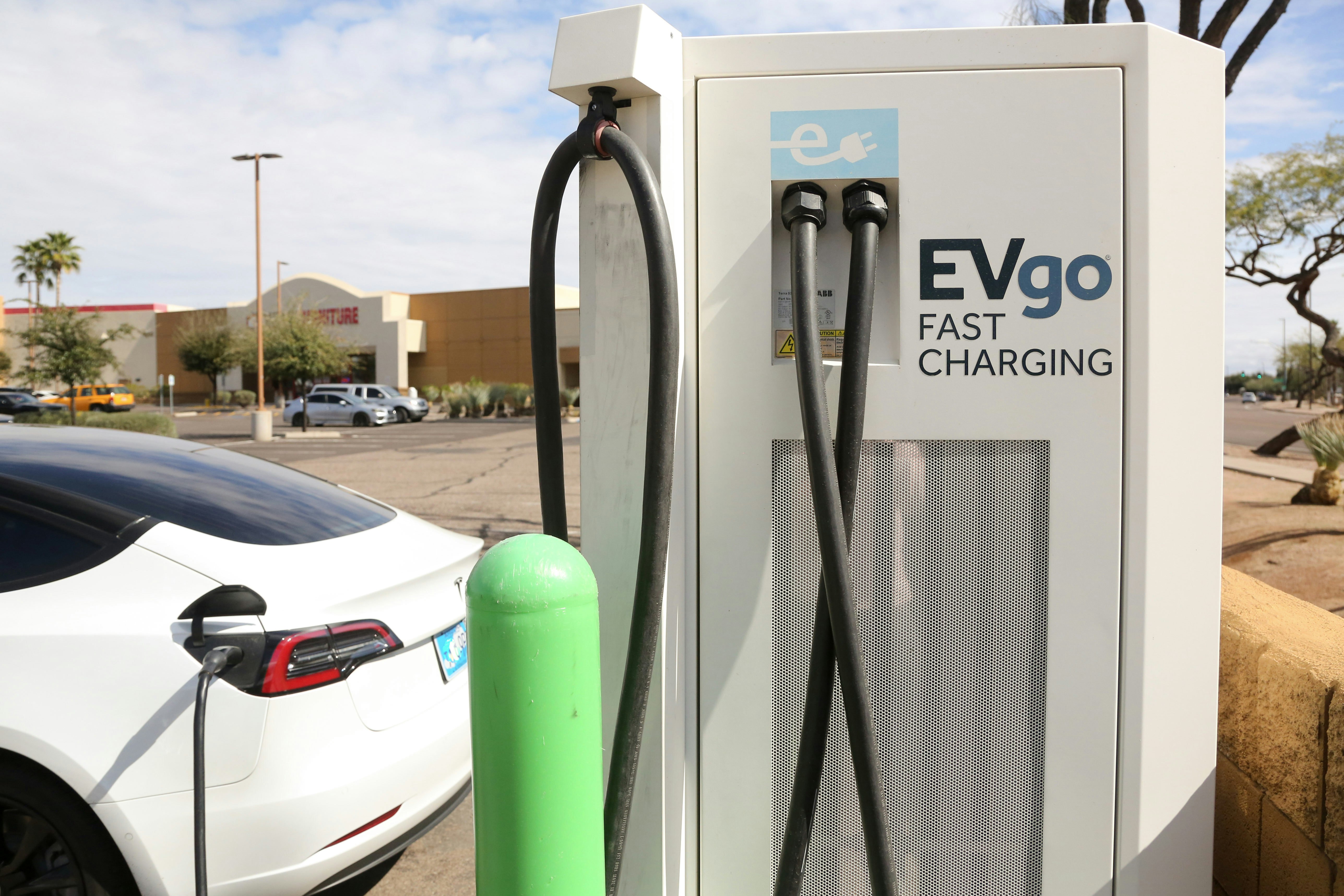 A fast-charger in Mesa, Ariz. Photo: Alexandra Buxbaum/Sipa/AP 