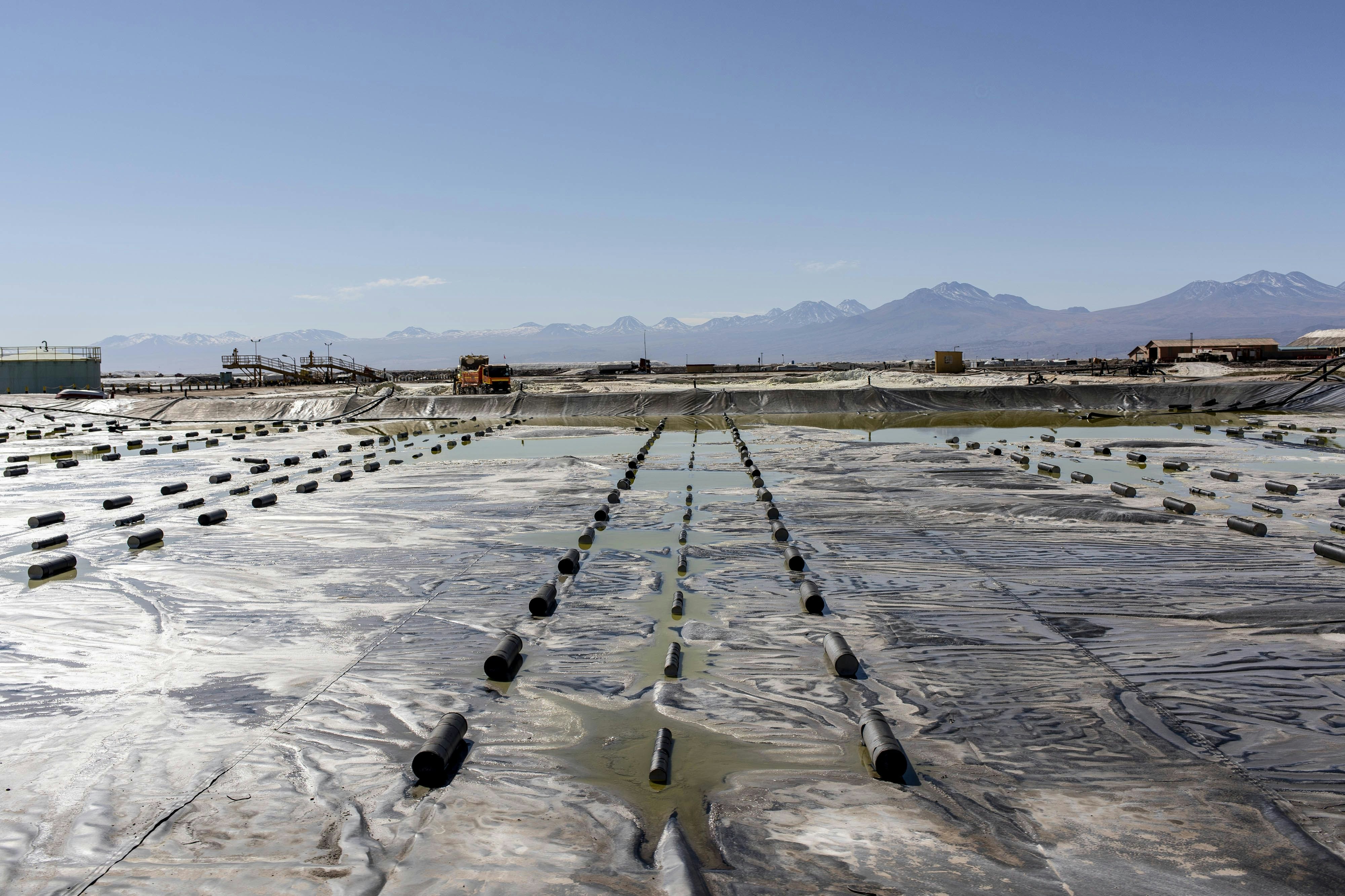 A lithium brine pool in Calama, Chile, run by Albemarle. Photo: Cristobal Olivares/Bloomberg