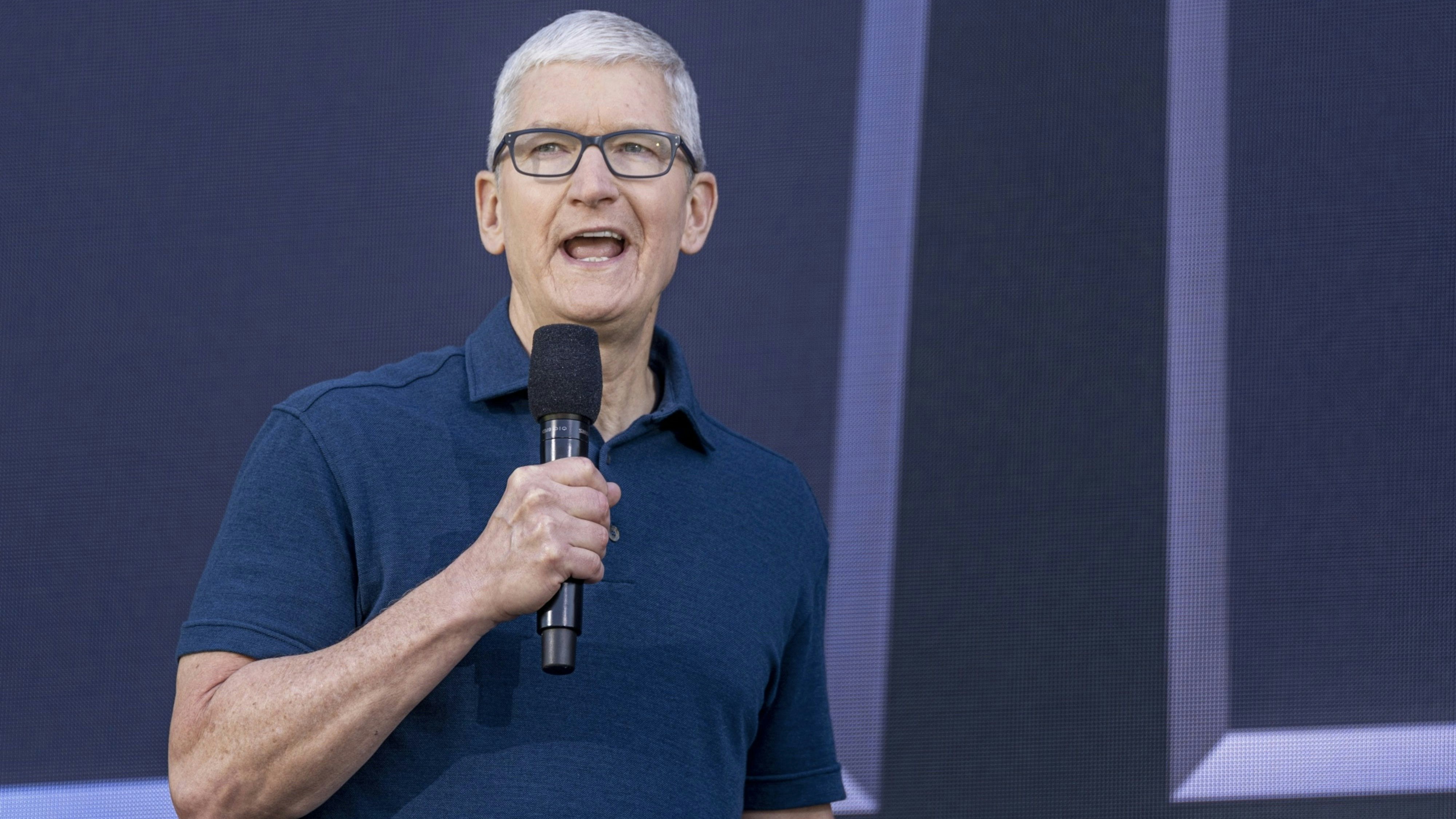 Apple CEO Tim Cook. Photo by Bloomberg.