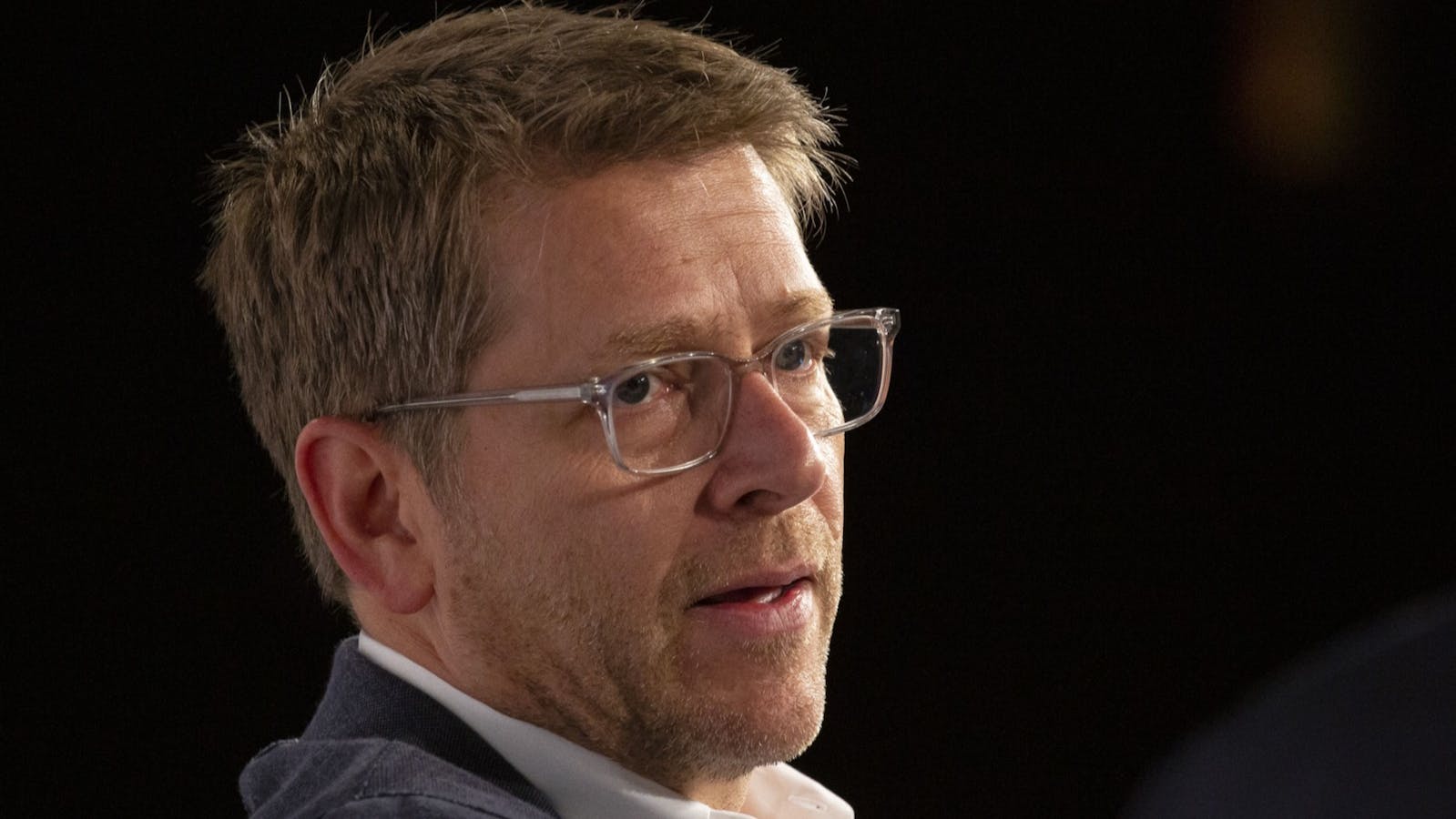 Jay Carney, Amazon’s top public relations and public policy executive, is leaving for Airbnb. Photo: Bloomberg