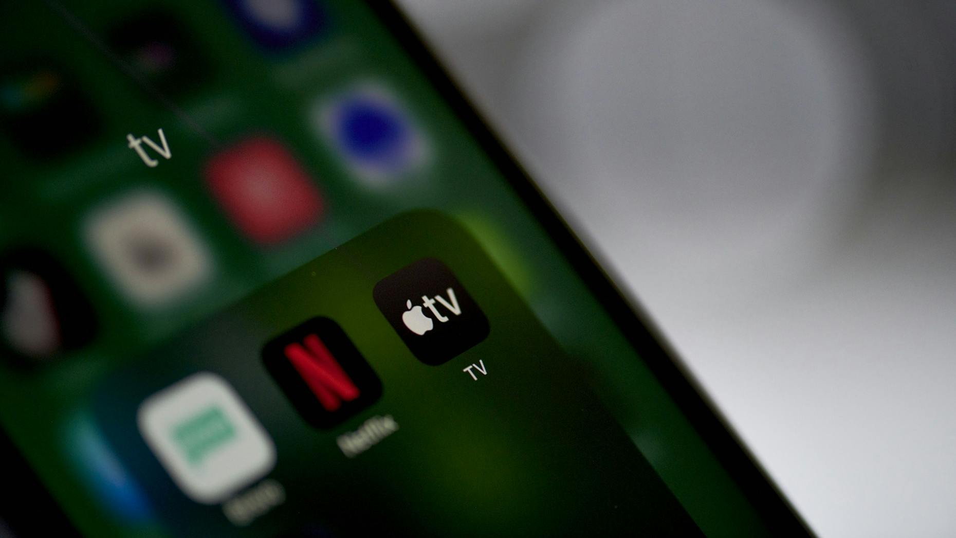 The Marketing Theory Behind Apple’s T-Mobile Deal