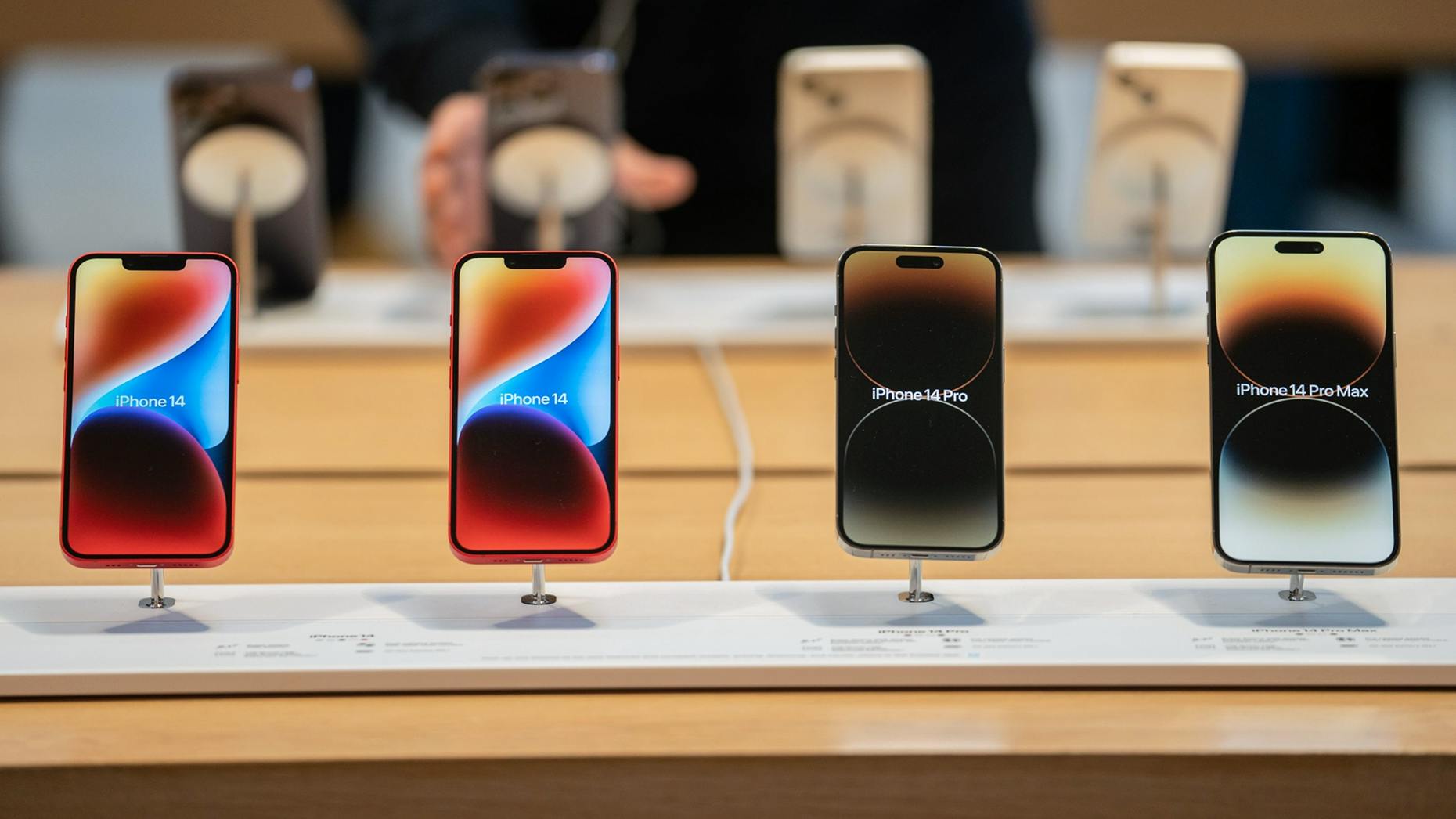 Why Cellular Carriers are Apple's Best Friend — The Information