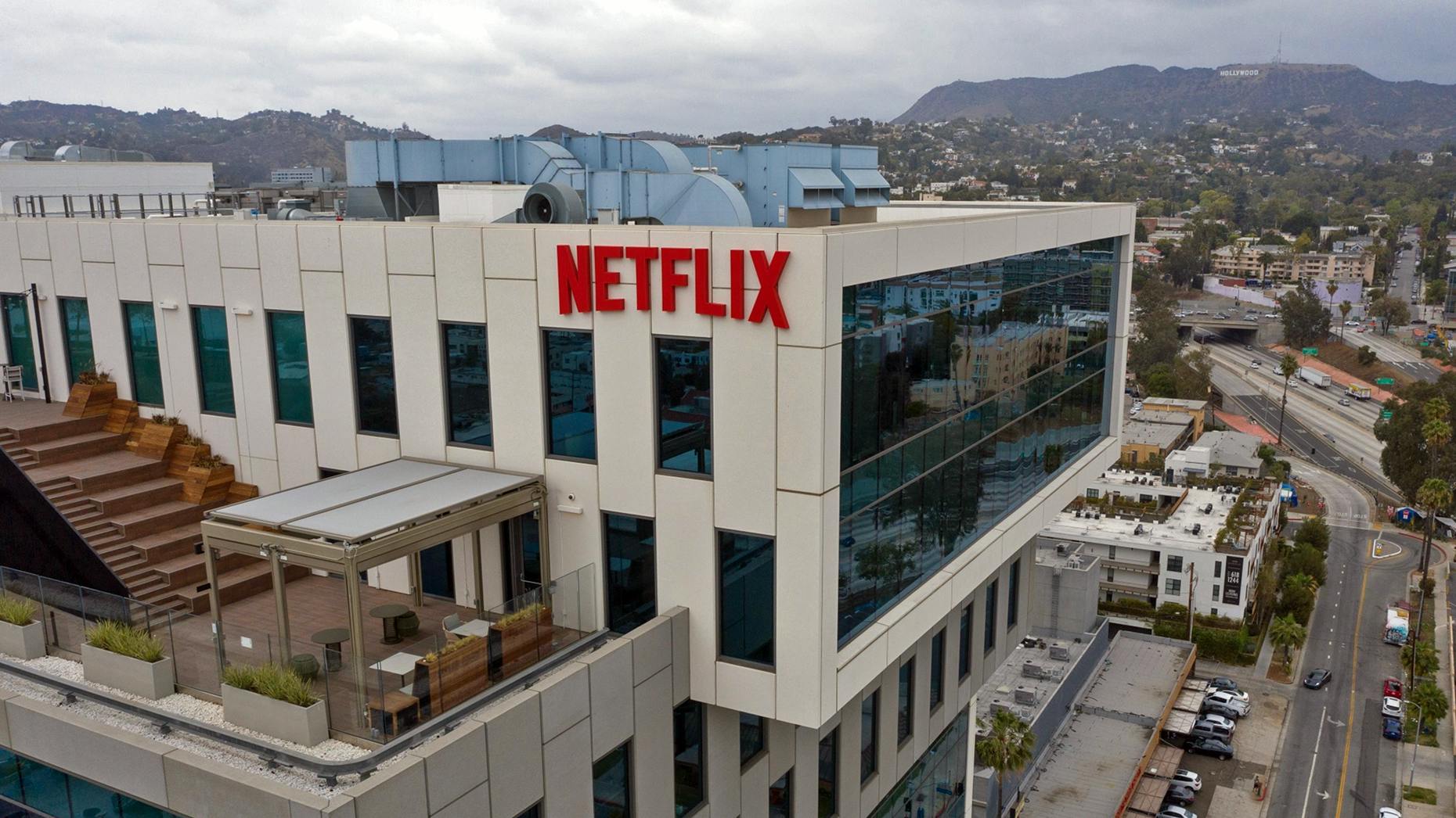 What the Netflix-Disney Stock Price Gap Tells Us