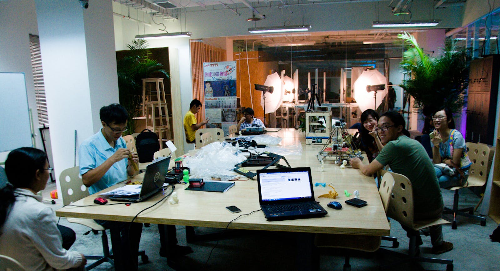 Attendees at technology workspace Makerspace in Beijing. Source: Mitch Altman