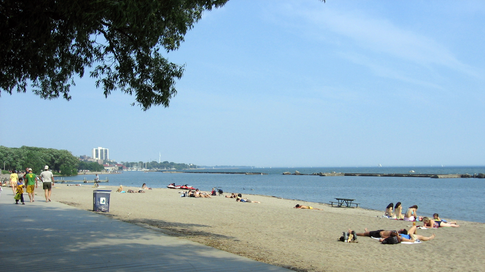 Sunnyside Beach in Toronto. High levels of bacteria made the water unsafe for swimming on 50 days this past summer. Photo by John Vetterli/Flickr