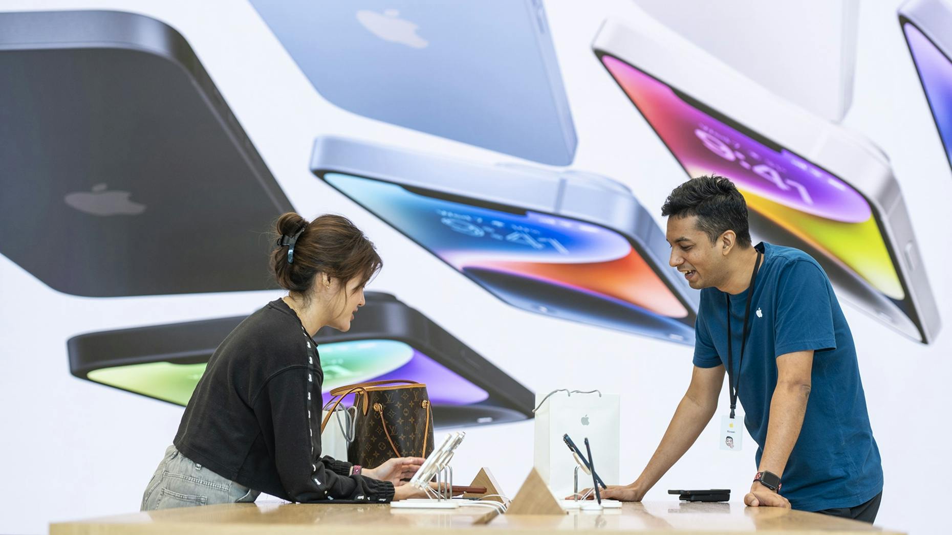 Apple’s Supply Constraints Could Set Off a Stock Correction