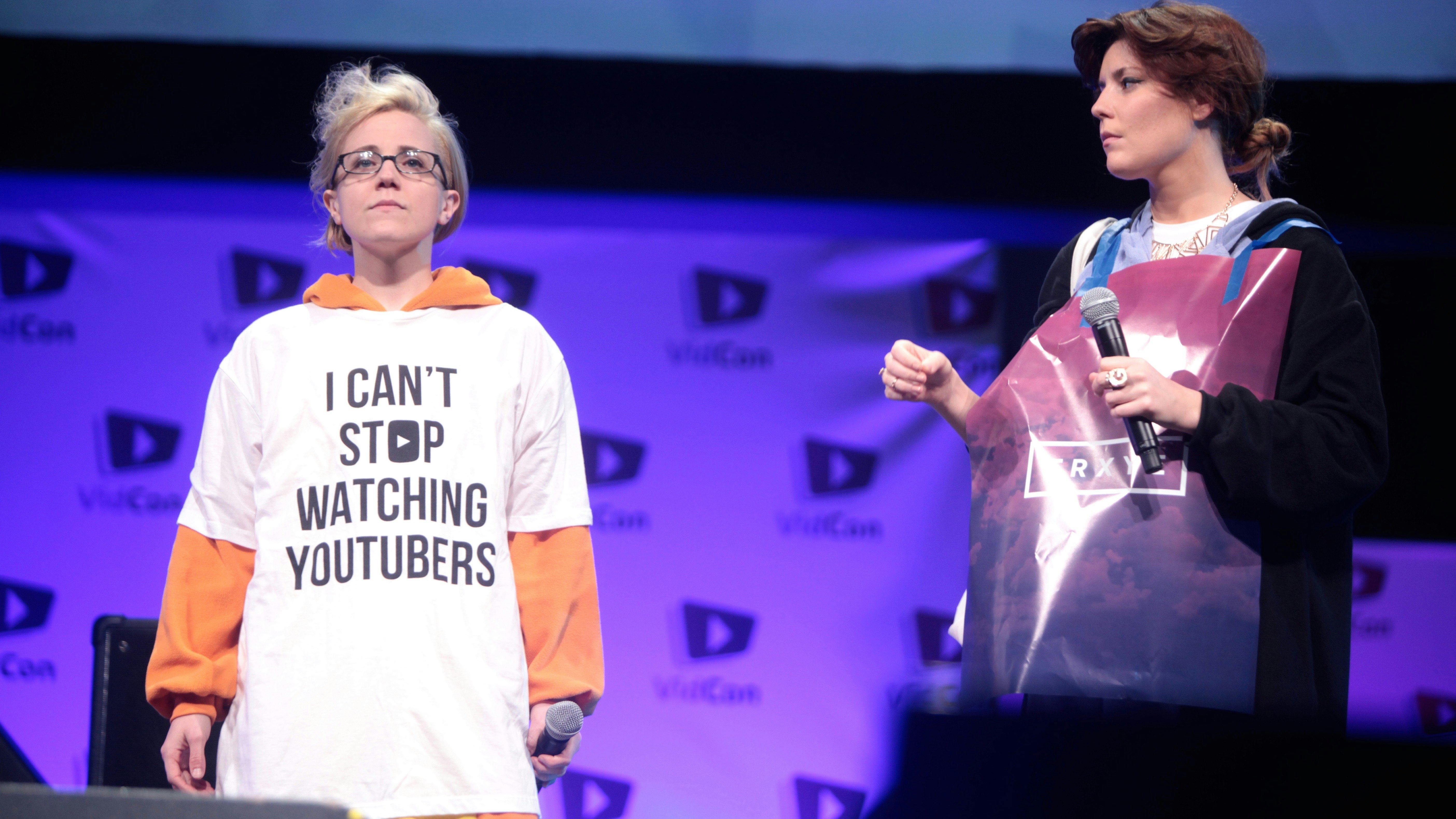 Hannah Hart, left and Grace Helbig. Photo by Flickr/Gage Skidmore.