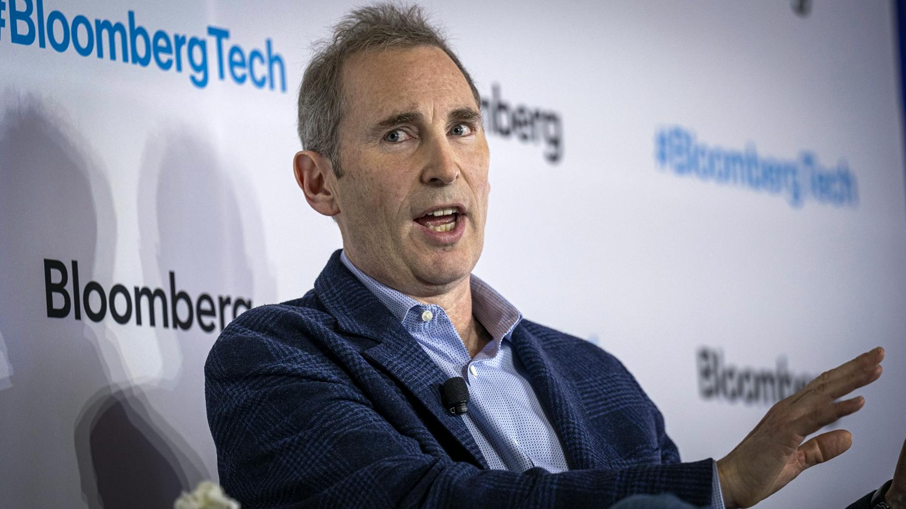 Amazon Rescinds Job Offers in Retail Organization