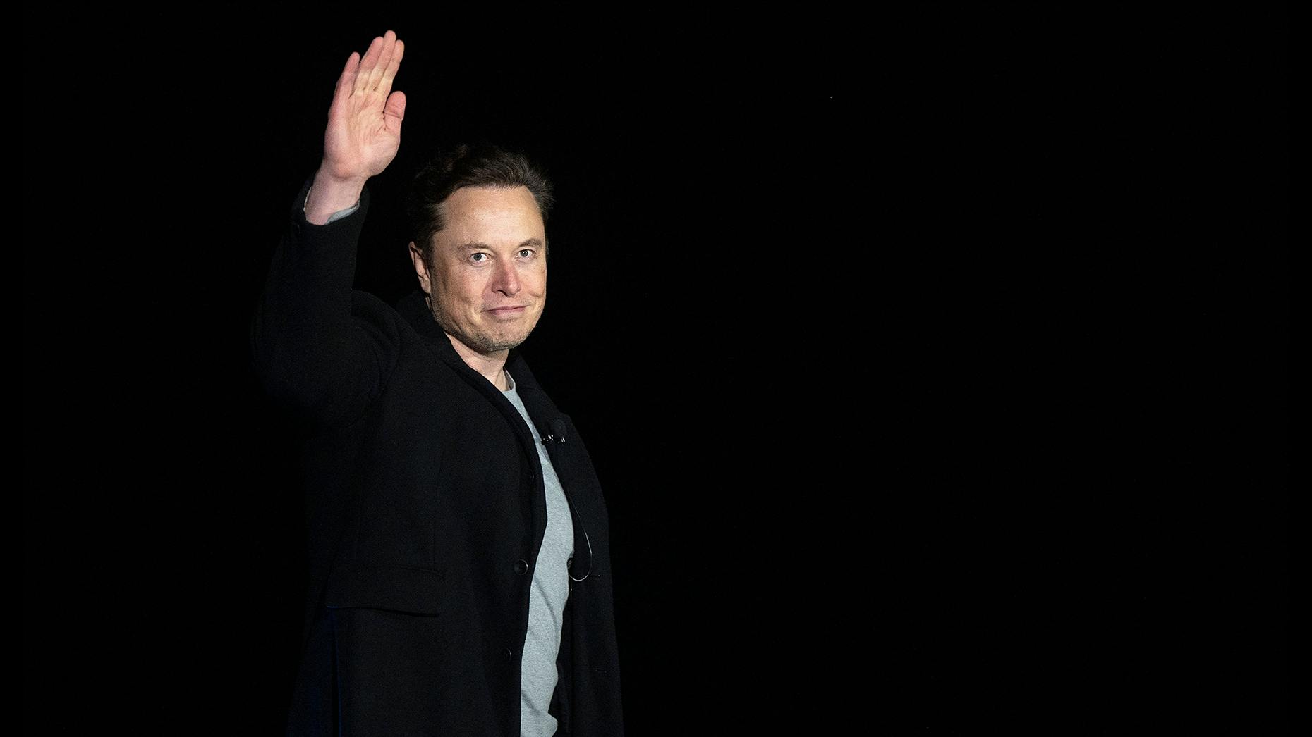 Musk’s Twitter Layoffs Inspire Founders to Cut Deep