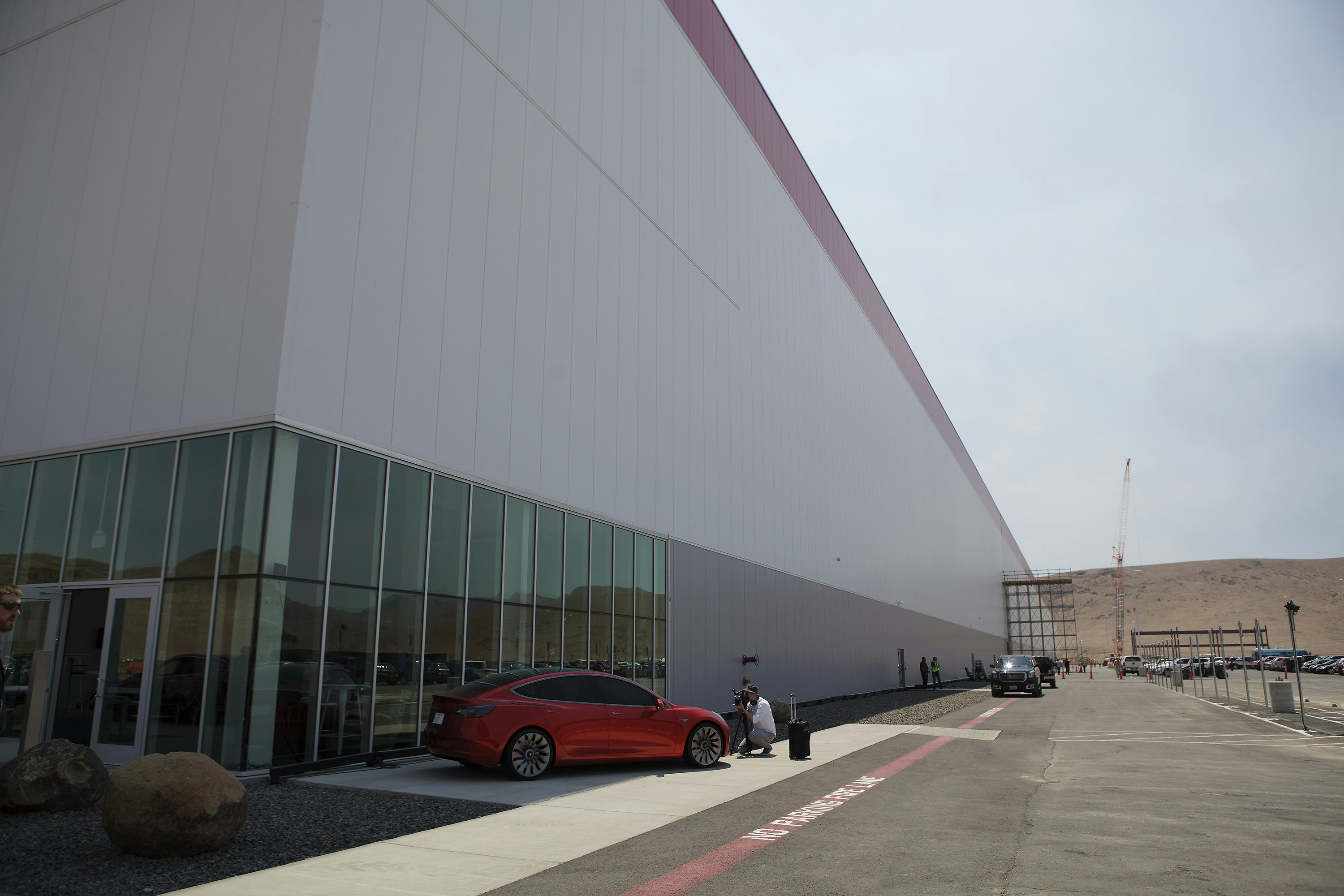Tesla invited the media into its new Nevada gigafactory in July 2016, six months before production began. Photo: Troy Harvey/Bloomberg/Getty