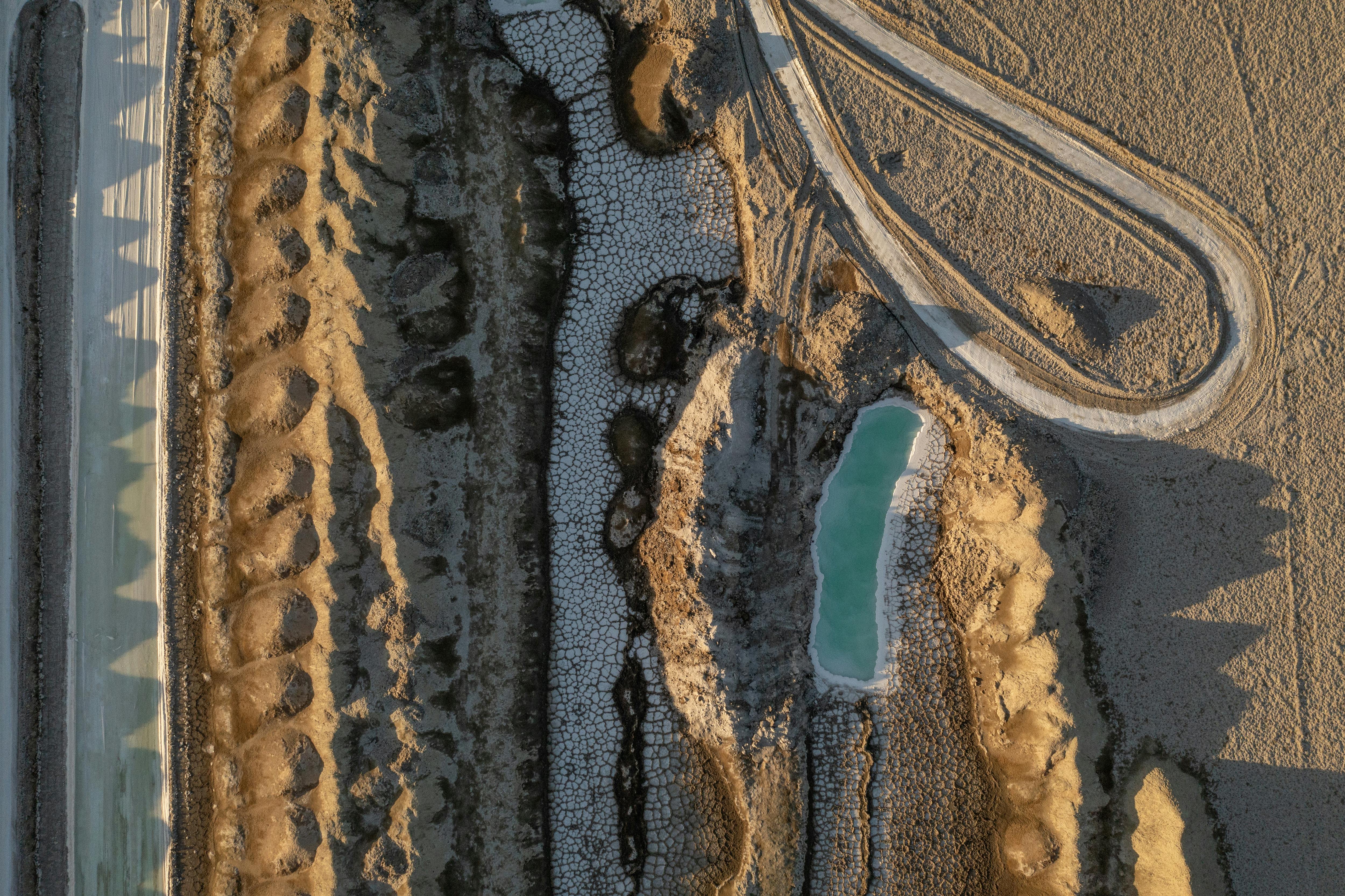 The Electric: The Rock Inside the Debate Over the Future Price of Lithium 